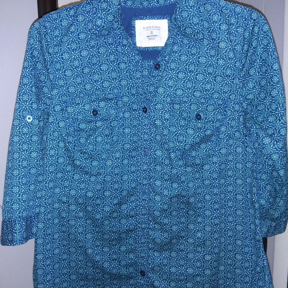 Sonoma small button closure top 3/4 sleeves